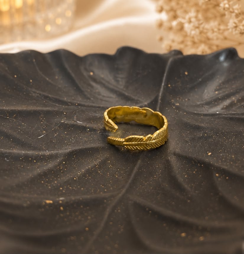 34 Gold Leaf Wrap Open Ring - Image 1