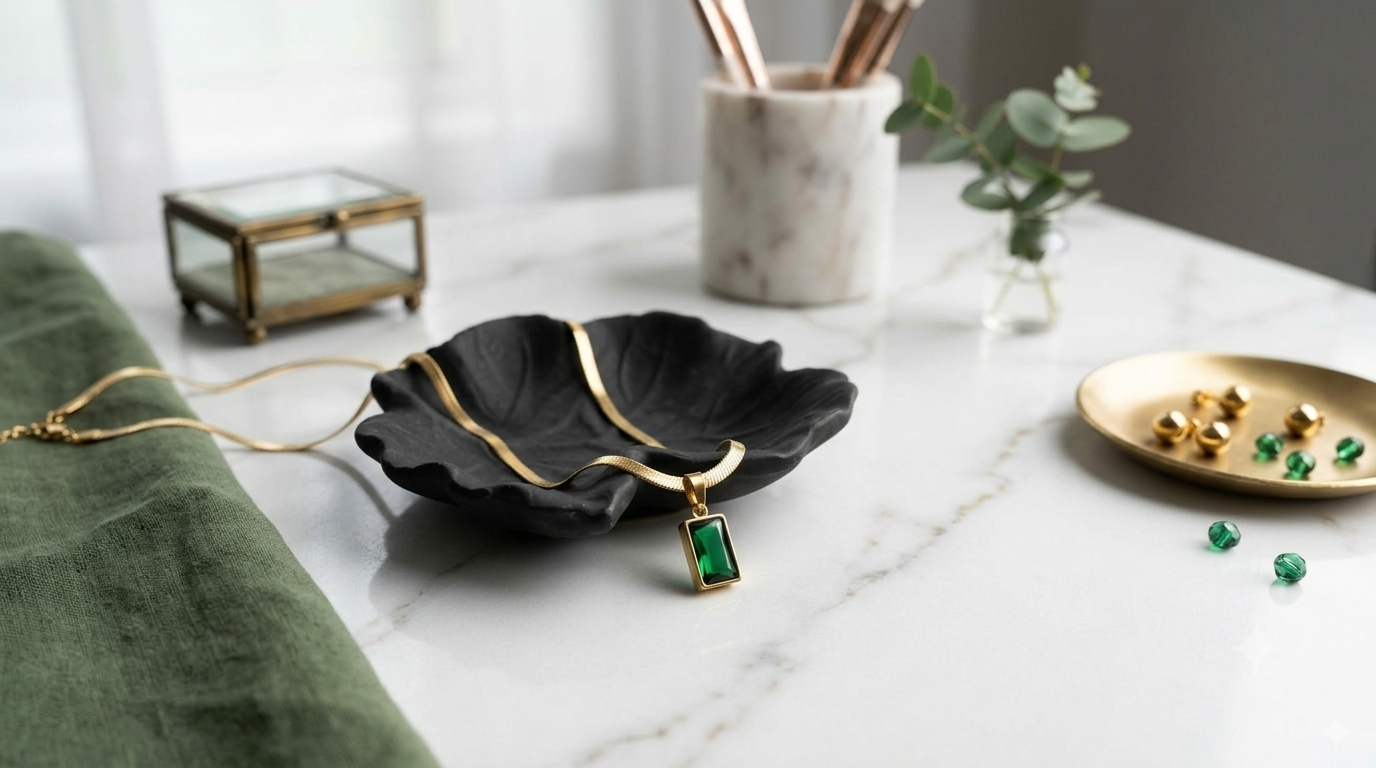 NACCCC Emerald Green Rectangular Pendant Necklace - Image 1