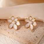 Pearl Daisy Ear Rings