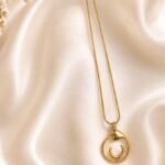 Minimal Curve Necklace